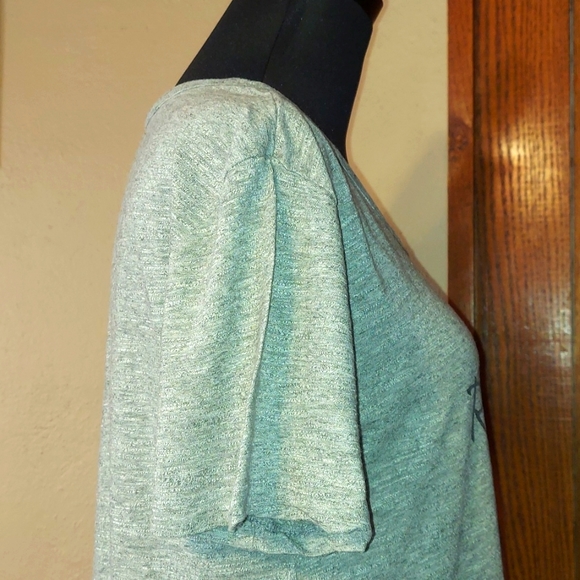 Banana Republic "Rain Rain Go Away" Scoop Neck Verrigated Gray Tee M - Picture 5 of 7